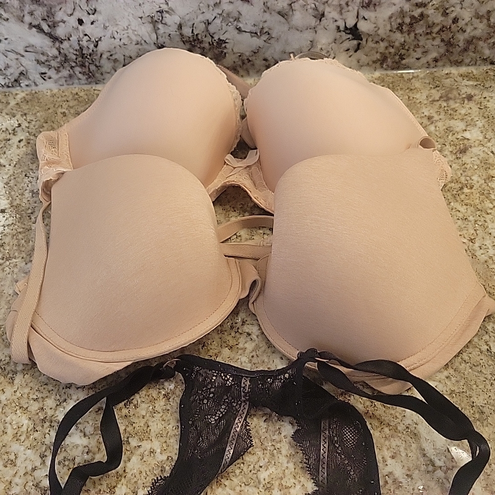 Victoria Secret 34C bras one black razorback